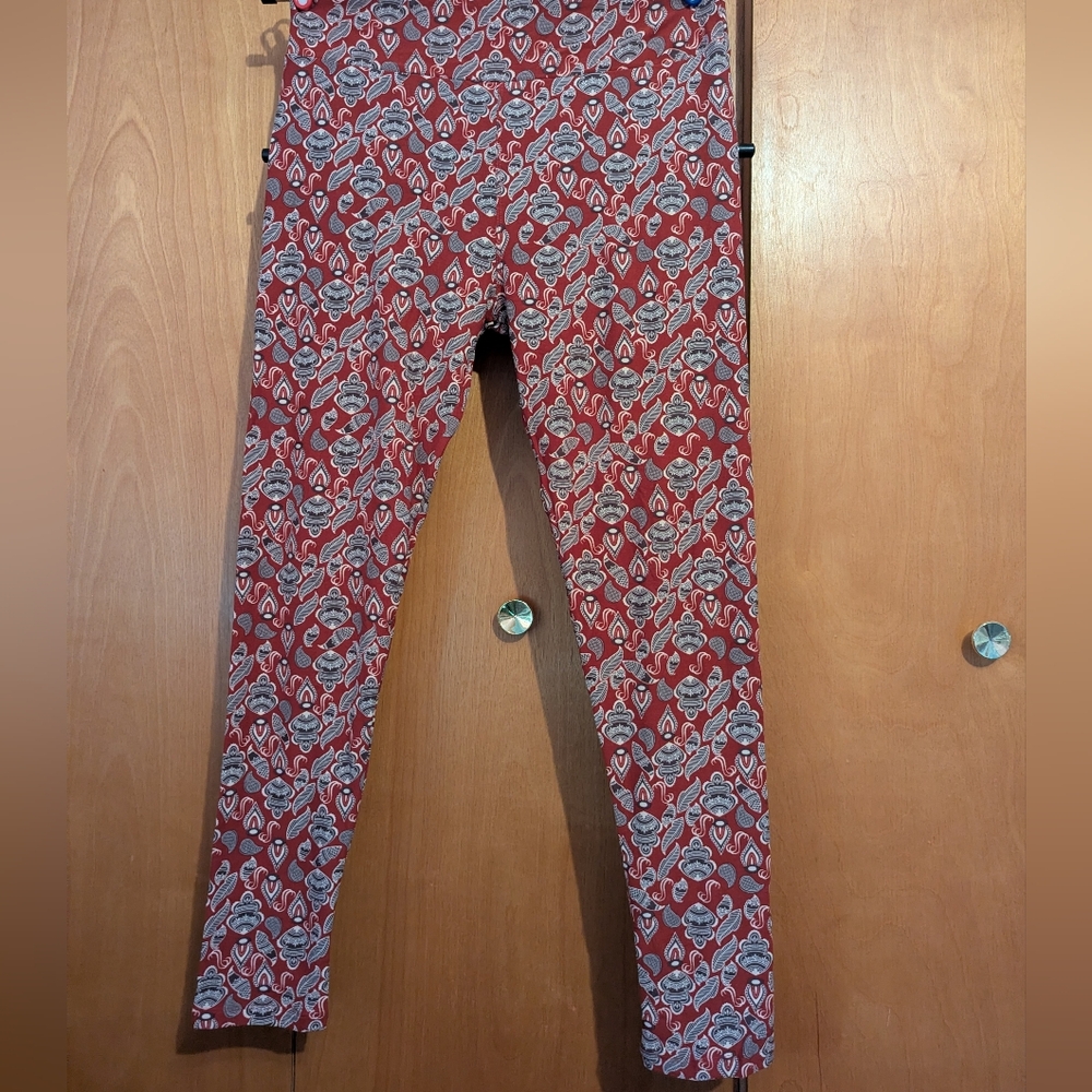 LuLaRoe TC Red Black Aztec Print Leggins